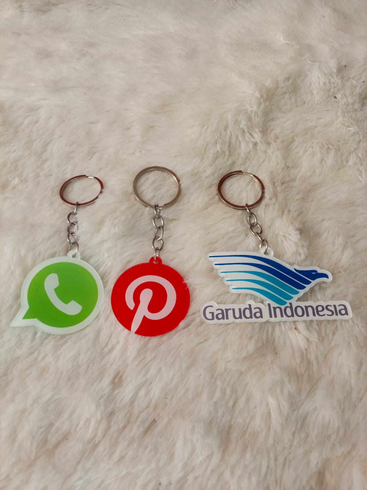 gantungan kunci akrilik desain custom